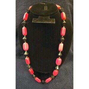 Pink And Black Beaded Chunky  Necklace